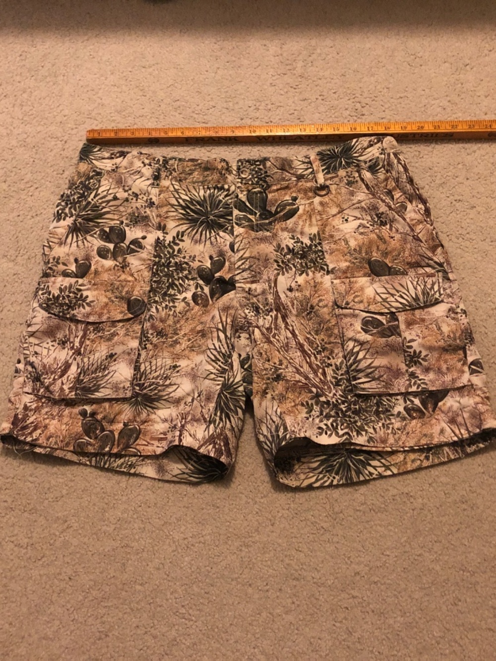 Game Guard Desert Cactus Camo Shorts  Sz: L